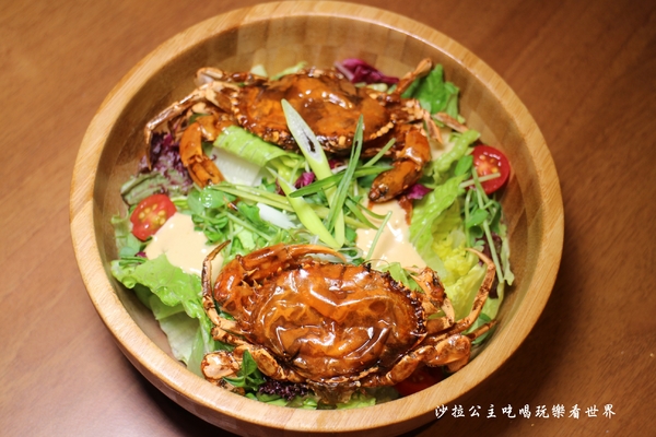 RAYCA Coffee:中山區咖啡/不限時/有插座/提供百人包場場地『RAYCA Coffee & Platform』捷運民權西路站