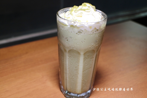 RAYCA Coffee:中山區咖啡/不限時/有插座/提供百人包場場地『RAYCA Coffee & Platform』捷運民權西路站