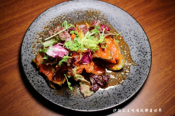 RAYCA Coffee:中山區咖啡/不限時/有插座/提供百人包場場地『RAYCA Coffee & Platform』捷運民權西路站