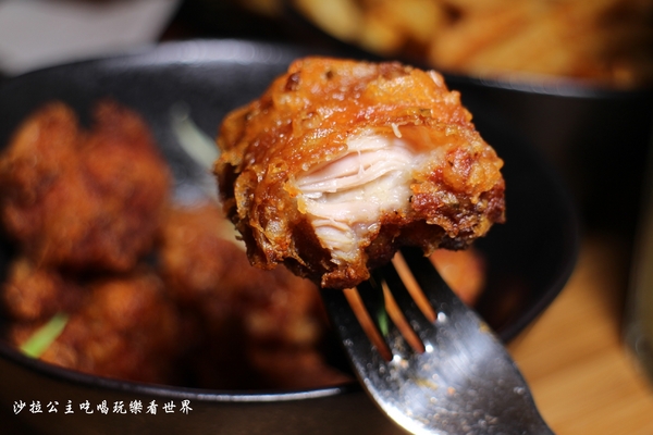 RAYCA Coffee:中山區咖啡/不限時/有插座/提供百人包場場地『RAYCA Coffee & Platform』捷運民權西路站