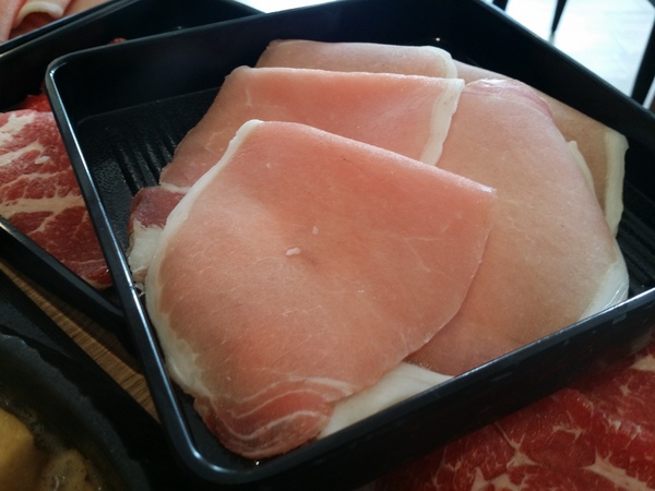 牛比蔥壽喜燒吃到飽專門店：台中北區【牛比蔥壽喜燒吃到飽專門店】 （漢口路崇德路口）