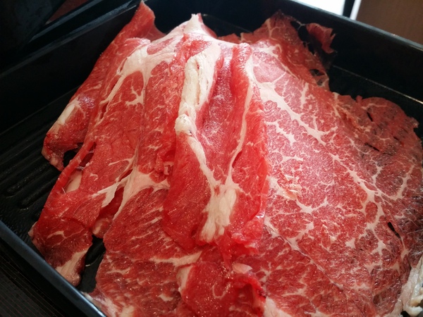 牛比蔥壽喜燒吃到飽專門店：台中北區【牛比蔥壽喜燒吃到飽專門店】 （漢口路崇德路口）