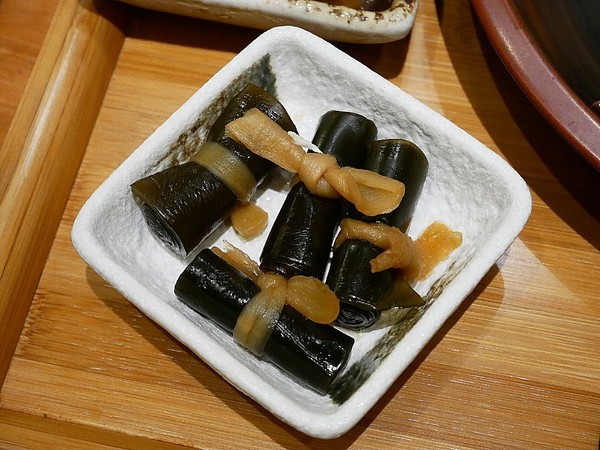 備長乂天日本燒肉定食專門店：備長日本燒肉定食專門店-逢甲特色日式定食  肉片使用備長炭兩段式熟成  串燒必嚐  沒吃太可惜