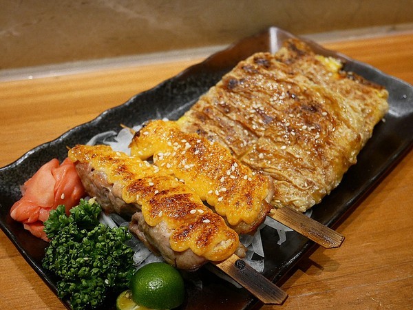 備長乂天日本燒肉定食專門店：備長日本燒肉定食專門店-逢甲特色日式定食  肉片使用備長炭兩段式熟成  串燒必嚐  沒吃太可惜