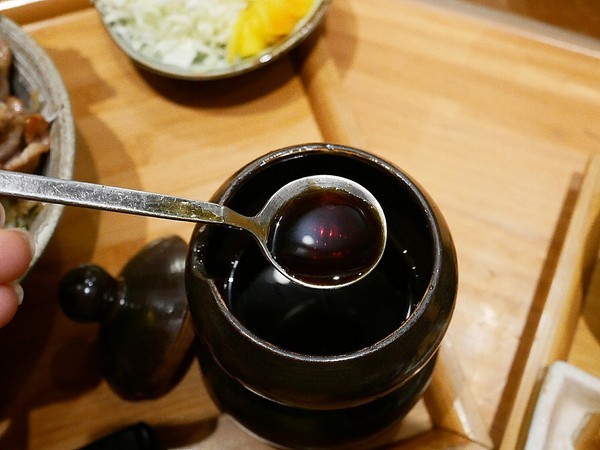 備長乂天日本燒肉定食專門店：備長日本燒肉定食專門店-逢甲特色日式定食  肉片使用備長炭兩段式熟成  串燒必嚐  沒吃太可惜