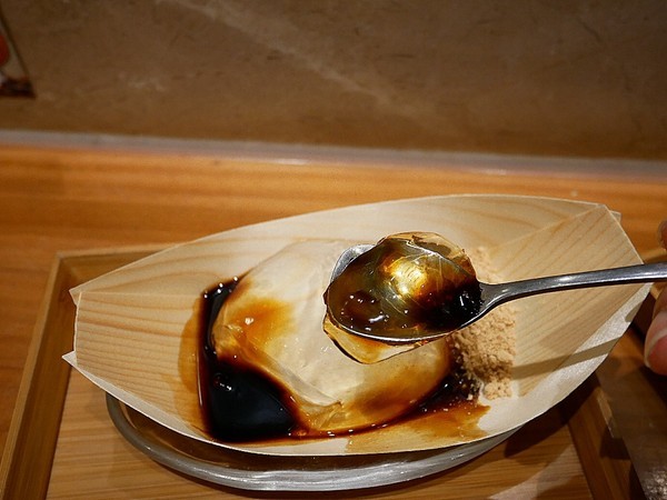 備長乂天日本燒肉定食專門店：備長日本燒肉定食專門店-逢甲特色日式定食  肉片使用備長炭兩段式熟成  串燒必嚐  沒吃太可惜