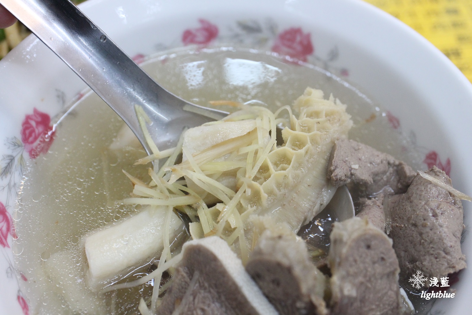 嘉義美食：淺藍 × 阿進土產牛肉湯～晚來吃不到美味牛肉湯、牛雜湯