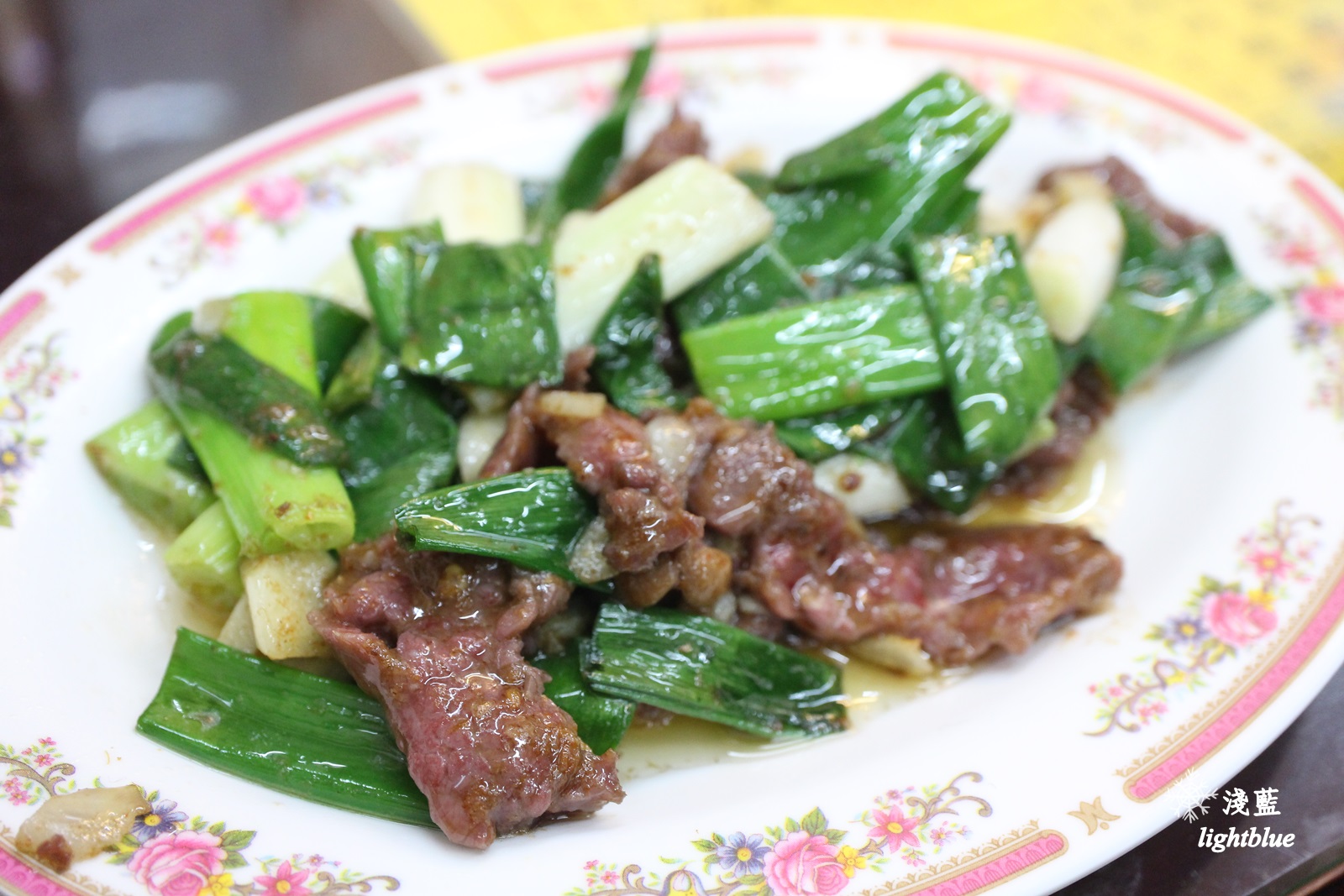 嘉義美食：淺藍 × 阿進土產牛肉湯～晚來吃不到美味牛肉湯、牛雜湯