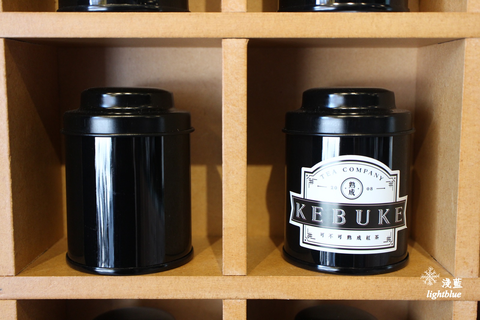 台中逢甲夜市美食：淺藍 × 可不可熟成紅茶福星店～四月底才新開幕的IG熱門飲料分店