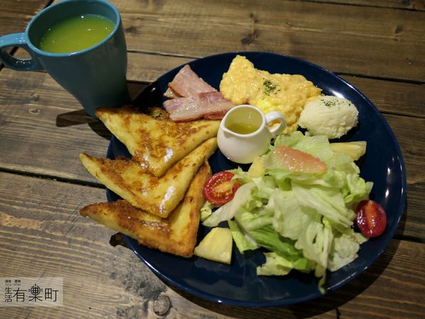 【台中住宿】綠宿行旅Green Hotel：綠色美學概念旅店，有趣互動心之光牆；來一趟說走就走的台中之旅，近草悟道廣場綠園道