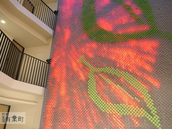 【台中住宿】綠宿行旅Green Hotel：綠色美學概念旅店，有趣互動心之光牆；來一趟說走就走的台中之旅，近草悟道廣場綠園道