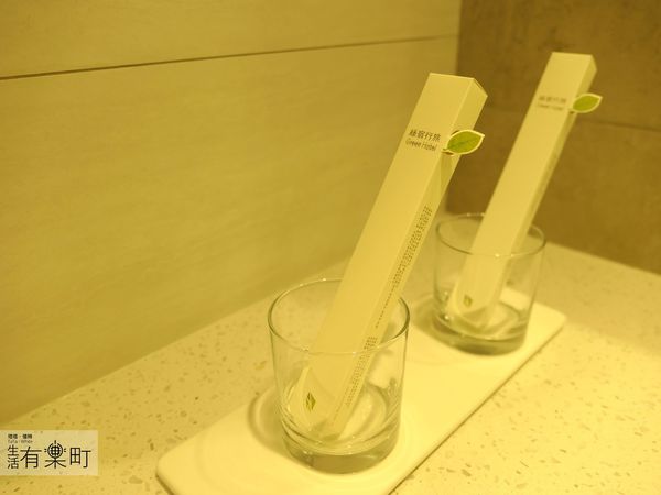 【台中住宿】綠宿行旅Green Hotel：綠色美學概念旅店，有趣互動心之光牆；來一趟說走就走的台中之旅，近草悟道廣場綠園道