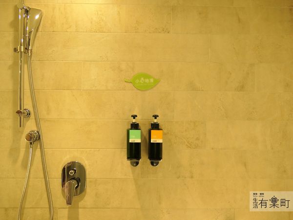 【台中住宿】綠宿行旅Green Hotel：綠色美學概念旅店，有趣互動心之光牆；來一趟說走就走的台中之旅，近草悟道廣場綠園道