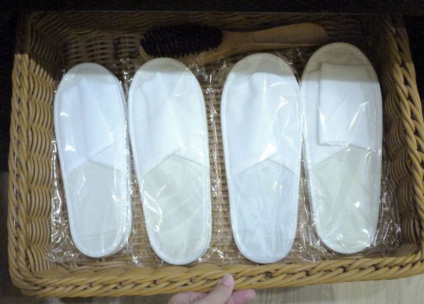 綠宿行旅：| 台中住宿 | 綠宿行旅 整棟建築採天井自然採光．結合環保與文藝氣息的創意旅館，草悟道微旅行