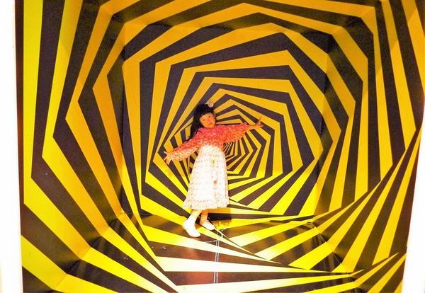 綠宿行旅：| 台中住宿 | 綠宿行旅 整棟建築採天井自然採光．結合環保與文藝氣息的創意旅館，草悟道微旅行