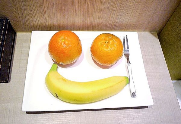 綠宿行旅：| 台中住宿 | 綠宿行旅 整棟建築採天井自然採光．結合環保與文藝氣息的創意旅館，草悟道微旅行