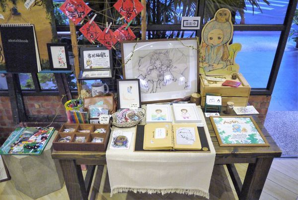 綠宿行旅：| 台中住宿 | 綠宿行旅 整棟建築採天井自然採光．結合環保與文藝氣息的創意旅館，草悟道微旅行