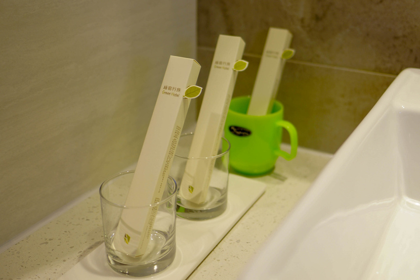 台中草悟道住宿 綠宿行旅Green Hotel 環保旅店榮獲三星級 LED心之光牆放煙火親子互動更有趣46.jpg