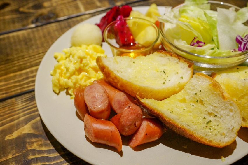 台中草悟道住宿 綠宿行旅Green Hotel 環保旅店榮獲三星級 LED心之光牆放煙火親子互動更有趣75.jpg