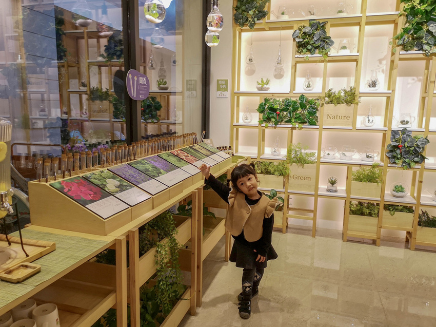 台中草悟道住宿 綠宿行旅Green Hotel 環保旅店榮獲三星級 LED心之光牆放煙火親子互動更有趣20A.jpg