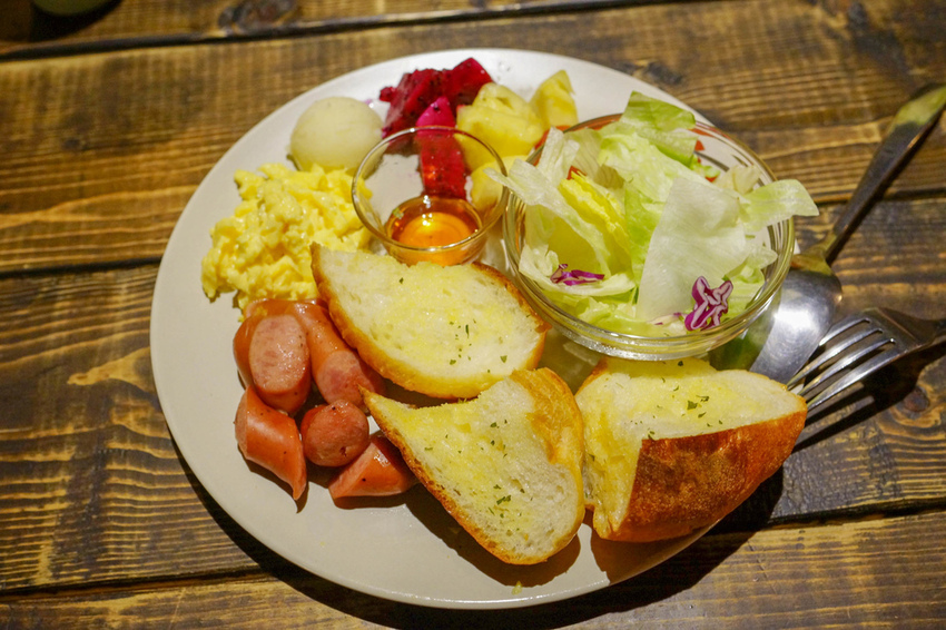 台中草悟道住宿 綠宿行旅Green Hotel 環保旅店榮獲三星級 LED心之光牆放煙火親子互動更有趣74.jpg