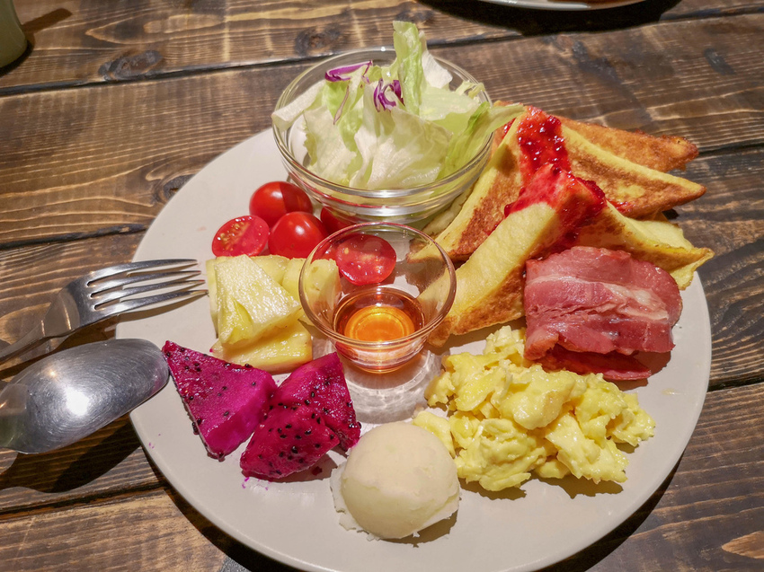 台中草悟道住宿 綠宿行旅Green Hotel 環保旅店榮獲三星級 LED心之光牆放煙火親子互動更有趣75A.jpg