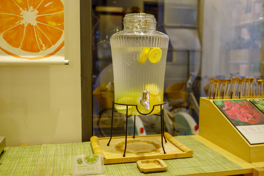 台中草悟道住宿 綠宿行旅Green Hotel 環保旅店榮獲三星級 LED心之光牆放煙火親子互動更有趣27.jpg