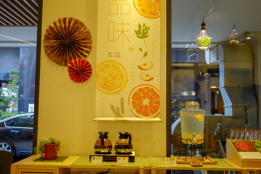 台中草悟道住宿 綠宿行旅Green Hotel 環保旅店榮獲三星級 LED心之光牆放煙火親子互動更有趣26.jpg