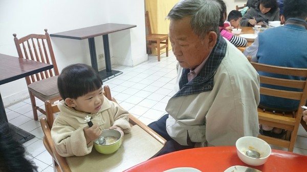 溪頭教育中心：南投溪頭~臺大實驗林溪頭教育中心~螢火蟲一閃一閃亮晶晶~