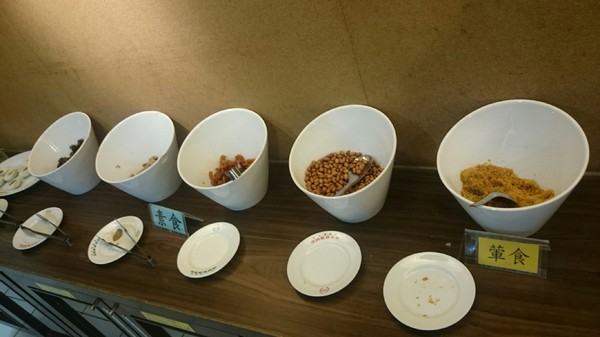 溪頭教育中心：南投溪頭~臺大實驗林溪頭教育中心~螢火蟲一閃一閃亮晶晶~