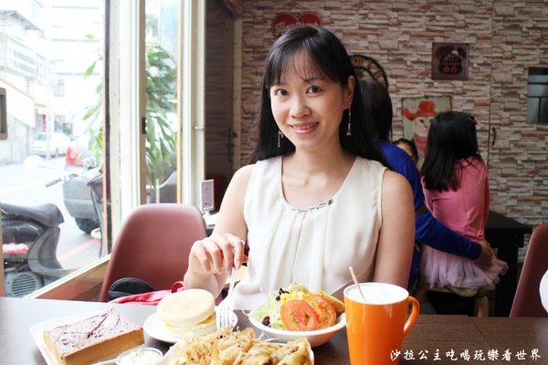 喫堡:宜蘭羅東人氣早午餐『喫堡』福源花生顆顆厚片/APP點餐/儲值不用等找錢/滿額外送/近北成國小