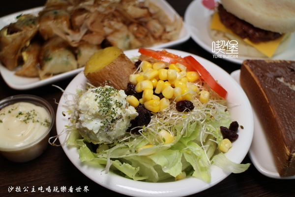 喫堡:宜蘭羅東人氣早午餐『喫堡』福源花生顆顆厚片/APP點餐/儲值不用等找錢/滿額外送/近北成國小