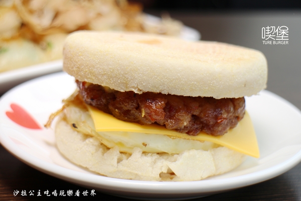 喫堡:宜蘭羅東人氣早午餐『喫堡』福源花生顆顆厚片/APP點餐/儲值不用等找錢/滿額外送/近北成國小