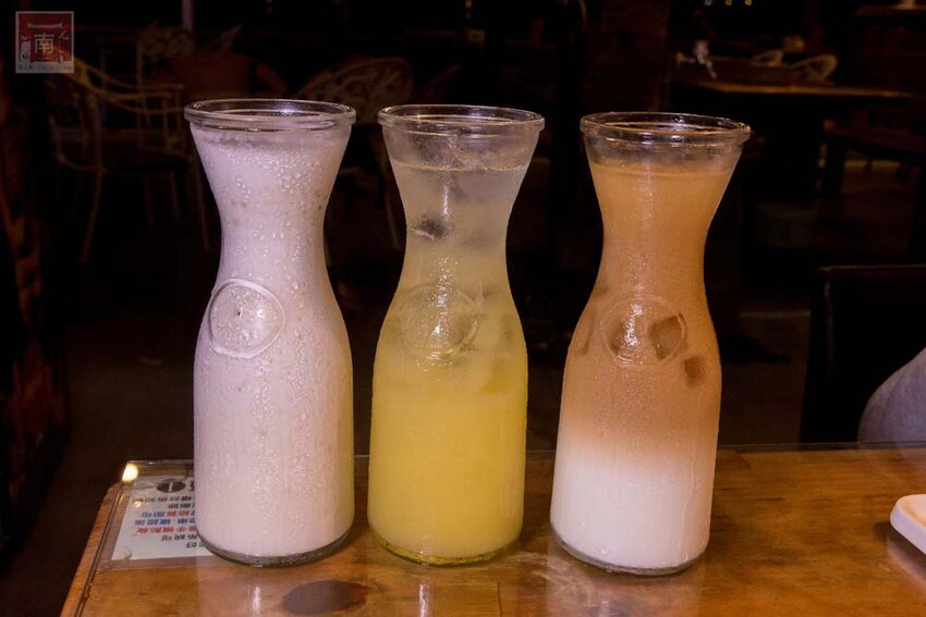 【臺南美食】半戶外美食街在安平｜有小朋友大沙池｜露天寵物野餐空間｜假日駐唱演唱｜串燒｜海鮮｜熱炒｜飲料~~請上桌5號港灣 - 南人幫