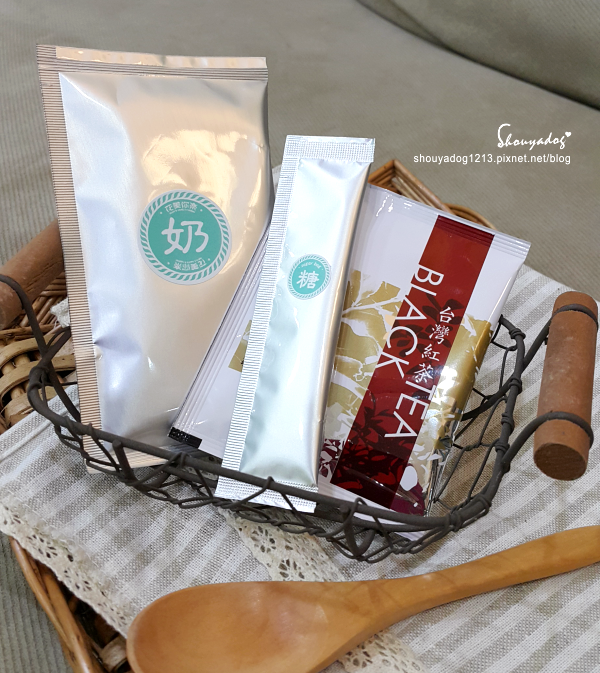 萬零匯-花美你樂:【沖泡飲品】萬零匯食品的自有品牌 花美你樂 紅茶拿鐵vs豆漿拿鐵