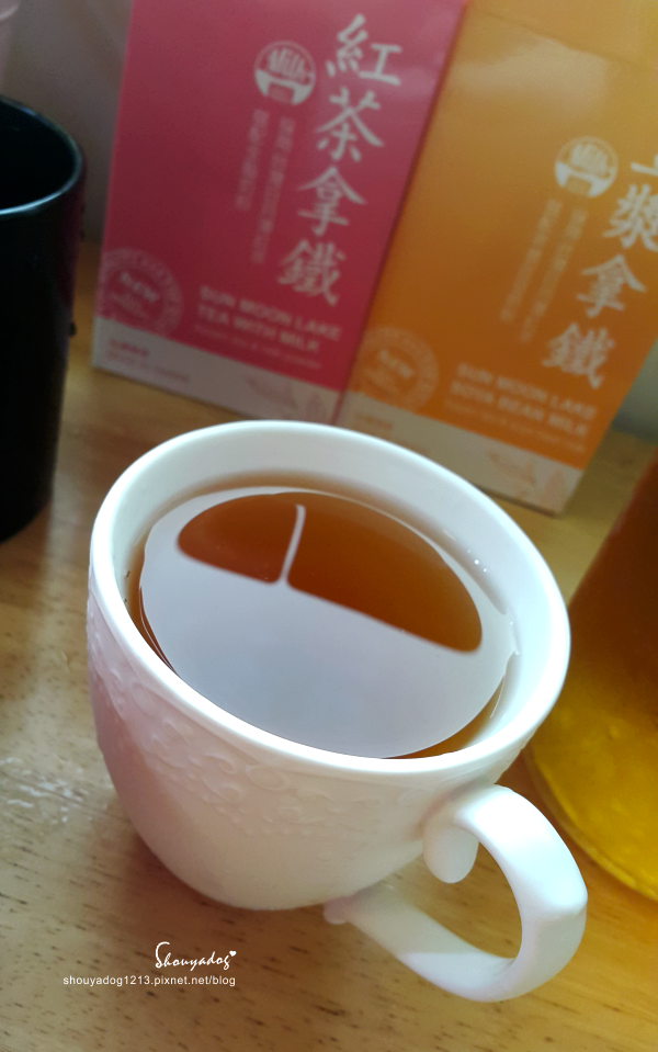 萬零匯-花美你樂:【沖泡飲品】萬零匯食品的自有品牌 花美你樂 紅茶拿鐵vs豆漿拿鐵