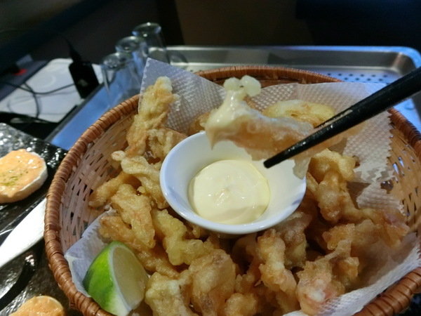 串燒-殿:【東區美味燒肉/串燒推薦/愷樂/玖壹壹也愛吃/串燒殿】串燒、唐揚雞、水蓮牛肉捲、海鮮燉飯及美麗花式調酒喝到爽歪歪嗨得不要不要的超滿足燒肉店就在