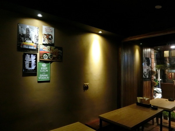 串燒-殿:【東區美味燒肉/串燒推薦/愷樂/玖壹壹也愛吃/串燒殿】串燒、唐揚雞、水蓮牛肉捲、海鮮燉飯及美麗花式調酒喝到爽歪歪嗨得不要不要的超滿足燒肉店就在