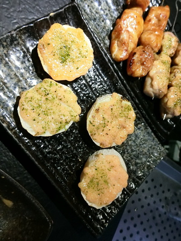 串燒-殿:【東區美味燒肉/串燒推薦/愷樂/玖壹壹也愛吃/串燒殿】串燒、唐揚雞、水蓮牛肉捲、海鮮燉飯及美麗花式調酒喝到爽歪歪嗨得不要不要的超滿足燒肉店就在