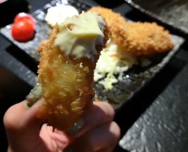 串燒-殿:【東區美味燒肉/串燒推薦/愷樂/玖壹壹也愛吃/串燒殿】串燒、唐揚雞、水蓮牛肉捲、海鮮燉飯及美麗花式調酒喝到爽歪歪嗨得不要不要的超滿足燒肉店就在