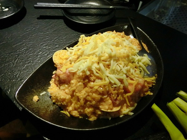 串燒-殿:【東區美味燒肉/串燒推薦/愷樂/玖壹壹也愛吃/串燒殿】串燒、唐揚雞、水蓮牛肉捲、海鮮燉飯及美麗花式調酒喝到爽歪歪嗨得不要不要的超滿足燒肉店就在