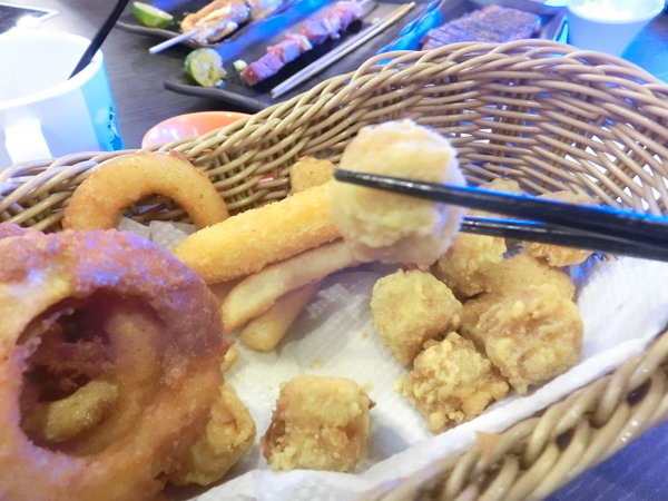 9%酒趴串燒Bar：位於板橋江子翠站的運動主題酒吧-9％酒趴旋轉串燒酒吧~烤肉飯配酒超香超下飯~讓人贊不絕口喔!