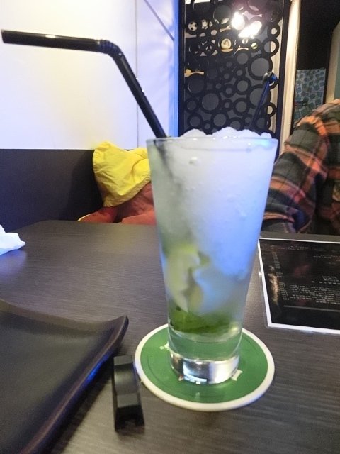 9%酒趴串燒Bar：位於板橋江子翠站的運動主題酒吧-9％酒趴旋轉串燒酒吧~烤肉飯配酒超香超下飯~讓人贊不絕口喔!