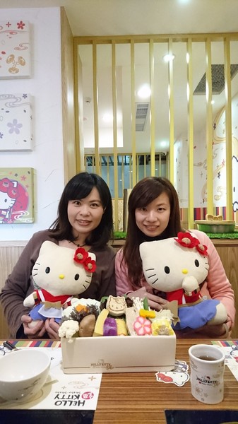 Hello Kitty Shabu Shabu：台北~Hello Kitty Shabu Shabu(忠孝店)~Hello Kitty主題餐廳~夢幻粉紅教主敲口愛~凱蒂貓無所不在超好拍~