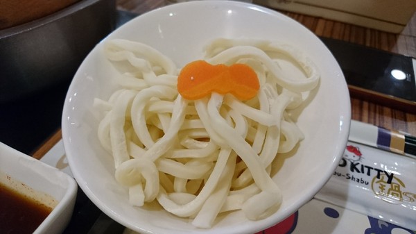 Hello Kitty Shabu Shabu：台北~Hello Kitty Shabu Shabu(忠孝店)~Hello Kitty主題餐廳~夢幻粉紅教主敲口愛~凱蒂貓無所不在超好拍~