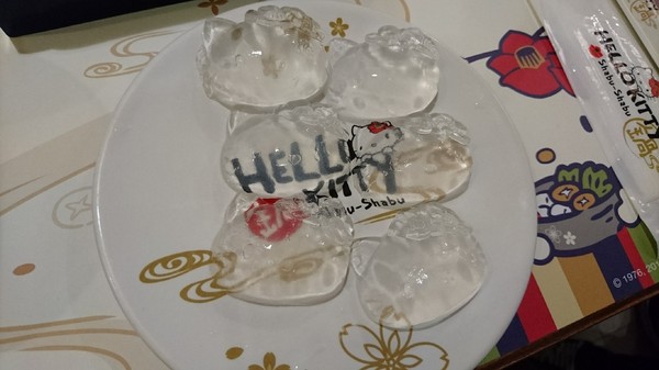 Hello Kitty Shabu Shabu：台北~Hello Kitty Shabu Shabu(忠孝店)~Hello Kitty主題餐廳~夢幻粉紅教主敲口愛~凱蒂貓無所不在超好拍~