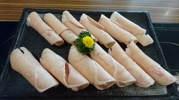 Hello Kitty Shabu Shabu：台北~Hello Kitty Shabu Shabu(忠孝店)~Hello Kitty主題餐廳~夢幻粉紅教主敲口愛~凱蒂貓無所不在超好拍~