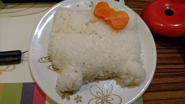 Hello Kitty Shabu Shabu：台北~Hello Kitty Shabu Shabu(忠孝店)~Hello Kitty主題餐廳~夢幻粉紅教主敲口愛~凱蒂貓無所不在超好拍~