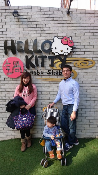 Hello Kitty Shabu Shabu：台北~Hello Kitty Shabu Shabu(忠孝店)~Hello Kitty主題餐廳~夢幻粉紅教主敲口愛~凱蒂貓無所不在超好拍~