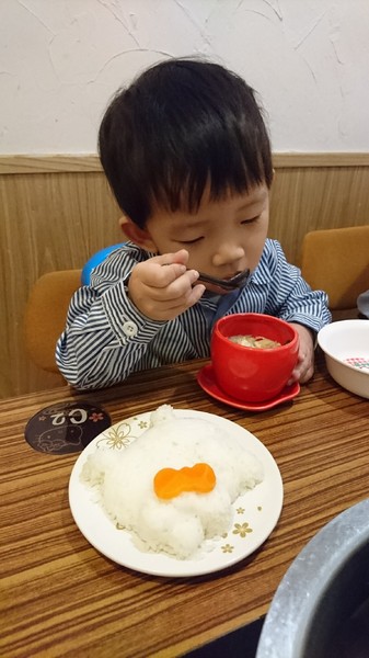 Hello Kitty Shabu Shabu：台北~Hello Kitty Shabu Shabu(忠孝店)~Hello Kitty主題餐廳~夢幻粉紅教主敲口愛~凱蒂貓無所不在超好拍~